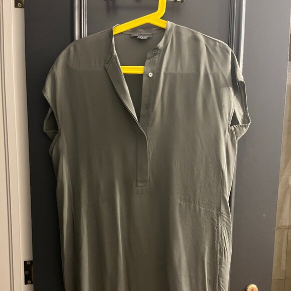 Vince 100% silk dress with pockets. Olive Green, size small. Beach dress / Date. - Picture 1 of 5